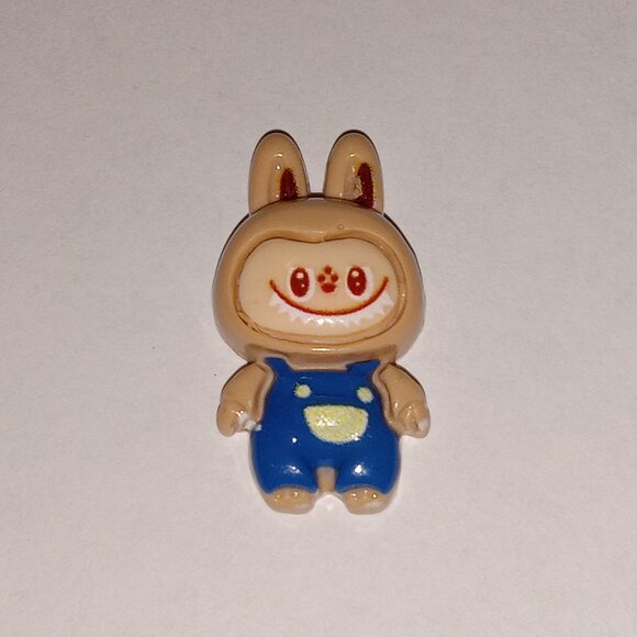 🎯 10 for $10 / Creepy Cute Miniature Flatback Charm - Picture 1 of 5